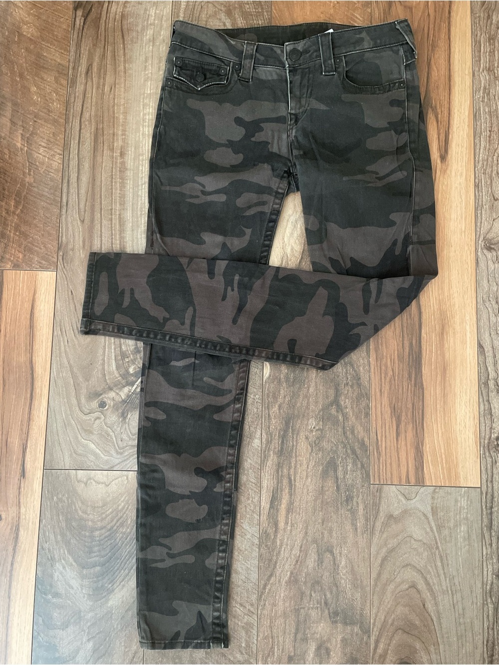 True Religion Super Skinny Camo Cargo Pants | Olive | Sz 29